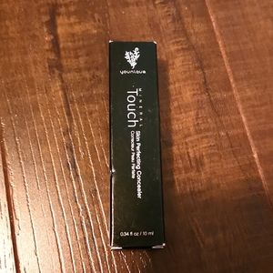 Younique skin perfecting concealer